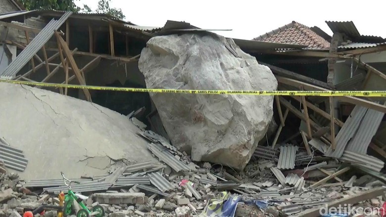 Pasca Hujan Batu, Pemprov Jabar Minta PT MSS Hentikan Operasi Tambang Pasca Hujan Batu, Pemprov Jabar Minta PT MSS Hentikan Operasi Tambang