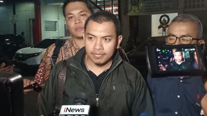 Sudah 10 Jam Diperiksa, Munarman Dicecar soal WA Tersangka Penganiayaan Ninoy