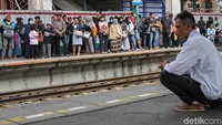 Kasubag Humas Direktorat Jenderal Perkeretaapian Kementerian Perhubungan (Ditjen Kemenhub), Supandi mengatakan implementasi hal tersebut direncanakan pada akhir 2021.
