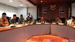 Senyum Para Pimpinan MPR di Rapat Perdana