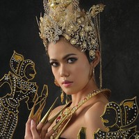 Sama seperti tahun-tahun sebelumnya, kostum nasional ratu kecantikan Malaysia ini kembali jadi kontroversi di antara pecinta kontes kecantikan Indonesia. Ada yang menyebut bahwa kostum nasional Malaysia itu lagi-lagi mencontek budaya Indonesia. NEGARE MALAYSIA NEGARE MISKIN BUDAYA, tulis netizen. kenapa hrs wayang tema nya.. Gak ada yg lainya apahh? tulis netizen lainnya. Foto: Instagram