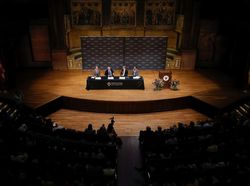 Pemburu Planet dan Pakar Big Bang yang Menang Nobel Fisika