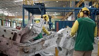 Peresmian beroperasinya pabrik continous coating line PT. Tata Metal Lestari, yang memproduksi BJLAS merek Nexalume di Kawasan Industri Delta Silicon, Lippo Cikarang, Bekasi, berlangsung Rabu (9/10). Pabrik continous coating line PT. Tata Metal beroperasi dengan mesin  yang canggih dan modern. Berstandar industri 4.0. Mesin produksi PT Tata Metal Lestari beroperasi secara otomatis, berbasis teknologi DNA (Device, Network, Application). Foto: dok. Kemenperin