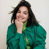  Selebgram ini pun menambahkan bahwa penting untuk mengukur seberapa sehat dan kuat tubuh seseorang, bukan ukurannya. Cinta dan penerimaan diri adalah perjalanan pertumbuhan dan itu berbeda untuk semua orang. Tapi ketika kamu melepaskan keraguan diri, saat itulah kamu melepaskan cinta untuk diri sendiri, terang Emma. Foto: Instagram