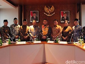 Ada Apa di Balik Amandemen UUD 45 dan GBHN?