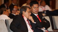 Okto-Warih menjadi calon tunggal setelah Tim Penjaringan dan Penyaringan Pemilihan Ketum dan Ketua KOI hanya menerima satu formulir pengembalian. Sempat disebut muncul pesaing lain, Oegroseno, namun dia tak mengembalikan formulir hingga penutupan pendaftaran pada 6 Oktober.