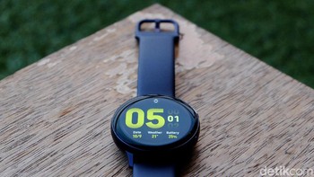 Ia dapat dipersonalisasi dengan berbagai opsi tali dan berbagai macam watch face. (Foto: Muhammad Ridho/detikcom)