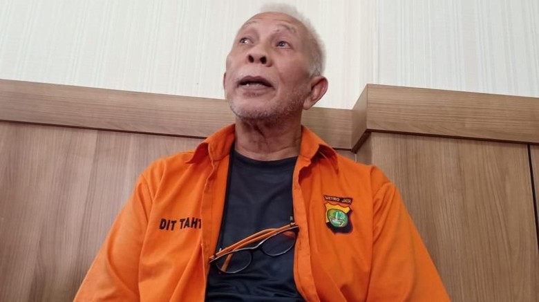 Tersangka Perancang Rusuh Aksi Mujahid Akui Kumpulkan Pedemo di Mabes TNI Tersangka Perancang Rusuh Aksi Mujahid Akui Kumpulkan Pedemo di Mabes TNI