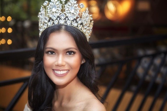 Memenangkan Miss Grand Malaysia 2019, Mel Dequanne berhak mendapatkan uang tunai 85 ribu Ringgit Malaysia atau sekitar Rp 287 juta. Dequanne mengungkapkan uang tersebut akan digunakannya untuk amal terkait advokasinya sebagai Miss Grand Malaysia di mana dia menyuarakan hak pengungsi dan anak-anak tidak mampu. Foto: Instagram