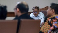Dalam sidang ini, Markus Nari didakwa merintangi penyidikan kasus dugaan korupsi proyek e-KTP. Jaksa KPK menyebut Markus sengaja mencegah atau merintangi pemeriksaan di sidang terhadap Miryam S Haryani yang saat itu berstatus sebagai saksi dan Sugiharto yang kala itu berstatus sebagai terdakwa.