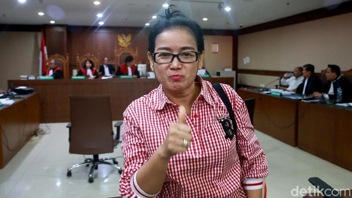 Novel Baswedan jadi saksi dalam sidang kasus suap proyek e-KTP yang jerat Markus Nari. Mantan anggota DPR Miryam S Haryani turut jadi saksi di sidang itu.