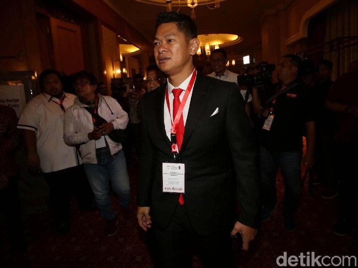 Raja Sapta Oktohari terpilih sebagai Ketum Komite Olimpiade Indonesia (KOI) periode 2019-2023 melalui aklamasi. Dia menggandeng Warih Sadono sebagai wakil ketua umum.