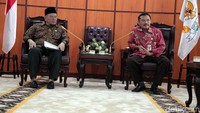Ketua Forum Staf Ahli Kepala Daerah (Forsakada) Tegoeh Wynarno mengatakan bahwa tugas dan fungsi staf ahli di daerah sering dianggap remah padah sebelum bertemu dengan kepala daerah harus melalui staf ahli.