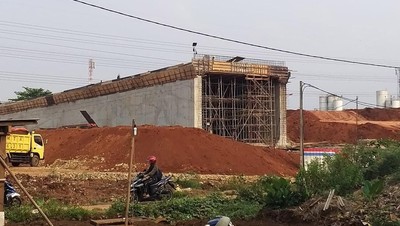 Penampakan Proyek Terowongan Tol Desari yang Ambruk