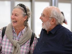 Pemburu Planet dan Pakar Big Bang yang Menang Nobel Fisika