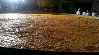 Tak kalah besar. Omelette ini juga dibuat dengan berat sekitar 4.290 kg. Di selesaikan oleh 150 orang dengan menggunakan 145.000 telur dan 100 kg butter. Foto: Guinness World Records