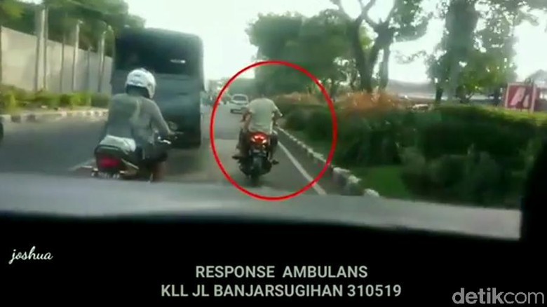 Halangi Laju Mobil PMK dan Ambulans di Surabaya, Siap-siap Aja Dipolisikan Halangi Laju Mobil PMK dan Ambulans di Surabaya, Siap-siap Aja Dipolisikan
