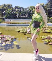 Terobsesi Tampil Seperti Barbie, Wanita Ini Ngaku Nggak Operasi Plastik