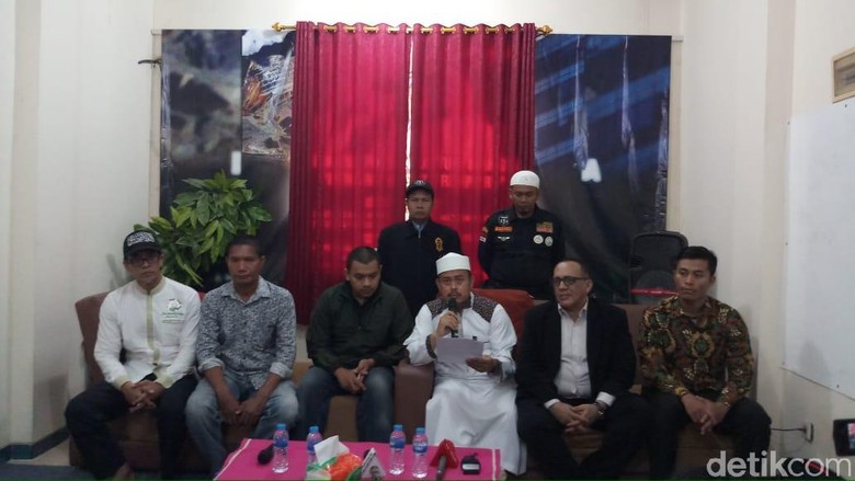 7 Poin Sikap PA 212 Terkait Sekjennya yang Ditahan di Kasus Ninoy 7 Poin Sikap PA 212 Terkait Sekjennya yang Ditahan di Kasus Ninoy