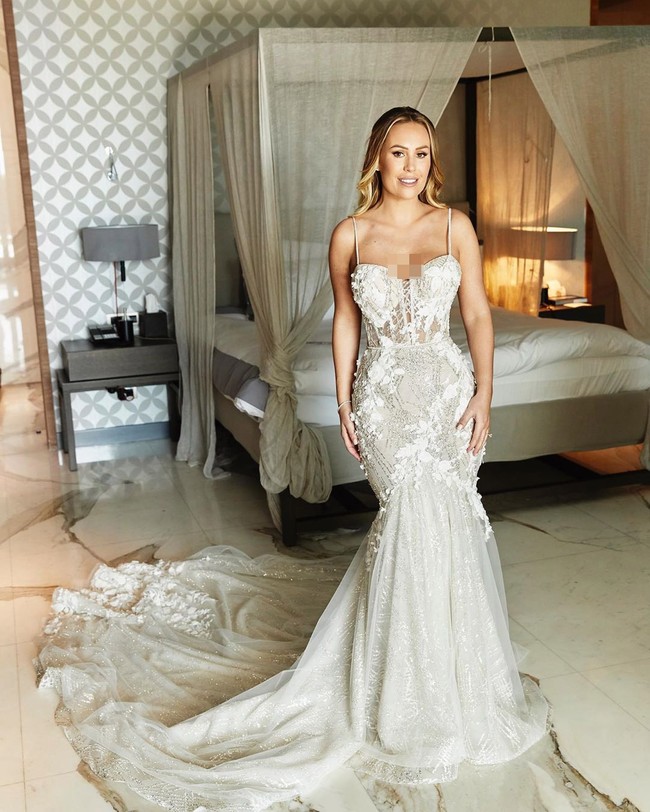 Mantan pesepak bola Rio Ferdinand menikahi Kate Wright pada September lalu. Pria yang dikenal sebagai legenda setan merah tersebut mempersunting wanita yang sebelumnya dikenal sebagai bintang reality show ini di Turki pada September lalu. Foto: Instagram @xkateferdinand