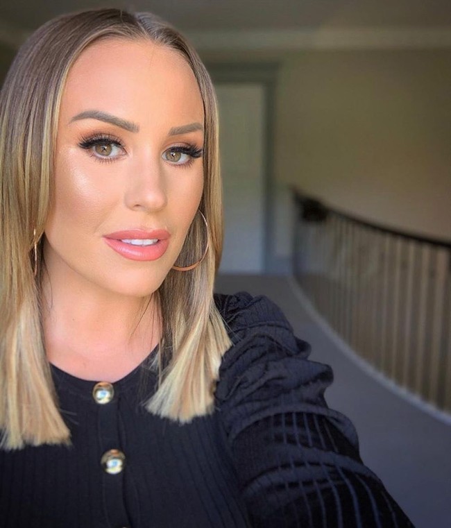 Wanita seksi itu pun dilamar oleh Rio tahun lalu dengan cincin berlian senilai £400 ribu atau sekitar Rp 5,6 miliaran dengan sebuah prosesi yang romantis. Dua tahun berpacaran, Kate dan Rio akhirnya menikah. Foto: Instagram @xkateferdinand