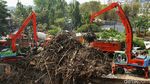 Tumpukan Sampah di Pintu Air Manggarai: Bambu hingga Manekin