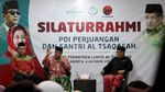 Keakraban Sekjen PDIP dengan Ketum PBNU Said Aqil Siroj