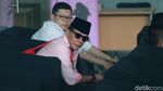 Rizal Djalil Gendong Tas Merah di KPK