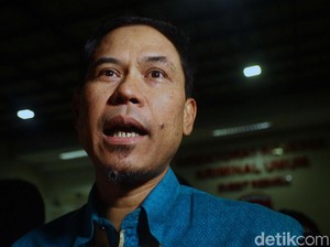 Tentang Tuntutan 8 Tahun Penjara yang Tak Bikin Munarman Tertantang