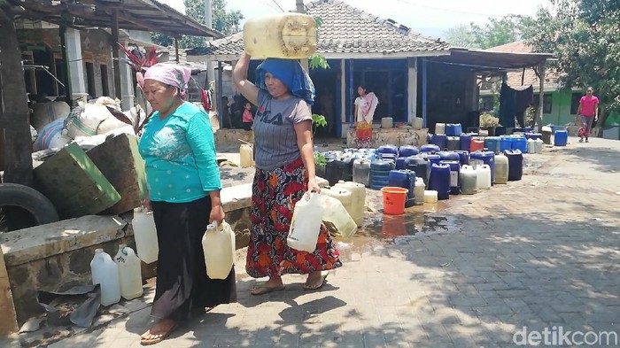 Krisis Air Bersih Pasuruan Makin Parah, Namun Mobil Tangki Tak Ditambah