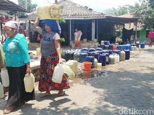 Krisis Air Bersih Pasuruan Makin Parah, Namun Mobil Tangki Tak Ditambah