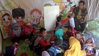Joko Murtanto, seorang difabel asal Sragen, mendirikan taman Pendidikan Anak Usia Dini (PAUD) karena prihatin dengan banyaknya anak-anak yang tidak mengenyam pendidikan usia dini karena minimnya fasilitas.