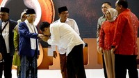 Kemitraan strategis antara Telkomsel dan Simac juga ditandai dengan penandatangan MoU oleh LinkAja dan Simac yaitu dengan peluncuran Aplikasi Kopi Abah, sebuah produk UKM berbasis gerakan milenial yang bertujuan untuk mendorong pemberdayaan ekonomi kerakyatan.Foto: dok. Telkomsel