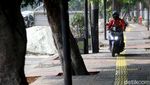 Pemotor Nakal Jajah Trotoar Jakarta