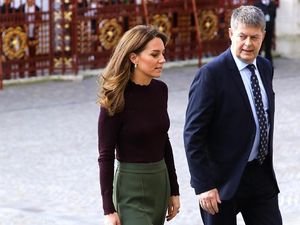 Foto: Gaya Kate Middleton ke Museum, Pakai Baju Rp 700 Ribuan