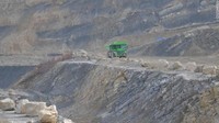 e-Dumper ini menjadi salah satu prototipe yang cukup menghemat dapur produksi. Dibekali baterai 600 kWh atau 7 kali baterai Tesla model S 75Ds, e-Dumper mampu menghemat 50 ribu ton diesel setiap tahun dan juga mengurangi emisi CO2 sebesar 1,3 juta kg setiap tahun.