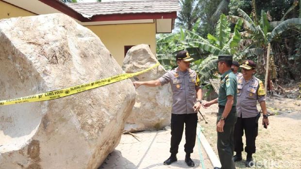 Perusahaan Tambang Janji Ganti Rugi Rumah Korban Hujan Batu Raksasa