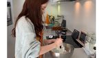Diisukan Pacar Jung Da Eun, Ini Manisnya Han Seo Hee Saat Kulineran