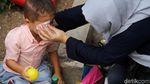 Bertopi Kardus, Anak-anak Pencari Suaka Ikut Aksi Long March
