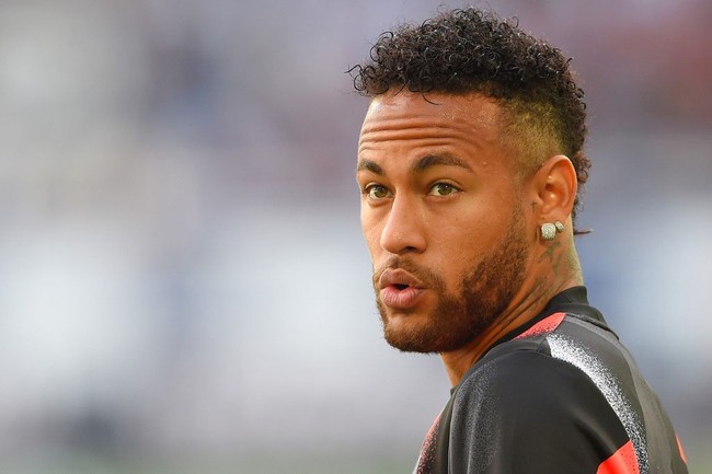 Satu lagi bintang sepakbola yang masuk dalam daftar, Neymar. Atlet asal Brasil ini berada di posisi sembilan dengan 132 juta follower. Foto: Nicolas Tucat / AFP