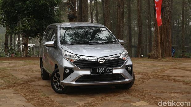 Test drive Daihatsu Sigra di Lembang, Cikole, Bandung, Jawa Barat, Kamis (10/10/2019).