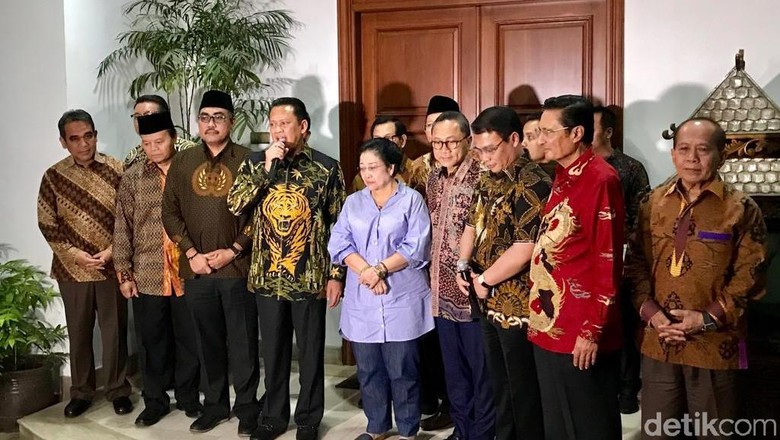 Terima Pimpinan MPR, Mega: Voting Bukan Jalannya Indonesia Terima Pimpinan MPR, Mega: Voting Bukan Jalannya Indonesia