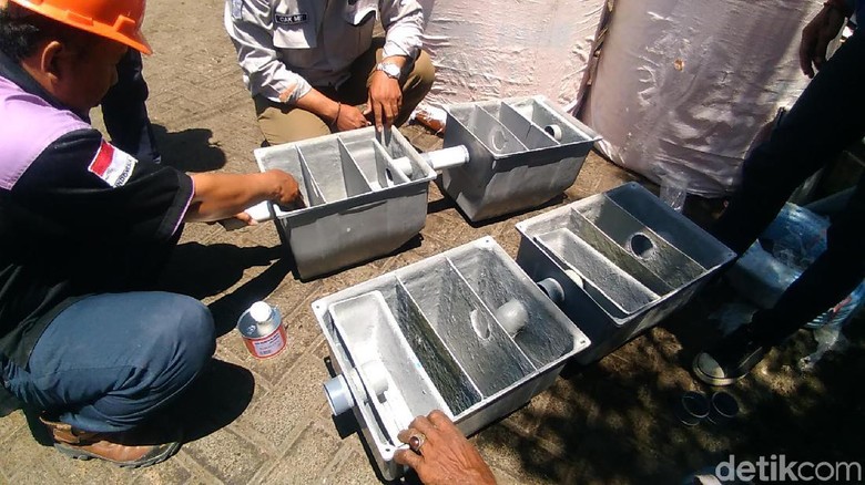 Separator Akan Dipasang pada Titik Semburan Minyak di Surabaya Separator Akan Dipasang pada Titik Semburan Minyak di Surabaya