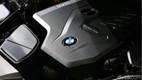 The New 7 dibekali mesin 6-silinder 3.0-liter, seri The New BMW 740Li Opulence dilengkapi dengan teknologi BMW TwinPower Turbo yang terdiri dari turbocharging, High Precision Injection, VALVETRONlC fully variable valve timing dan Double-VANOS variable camshaft control.