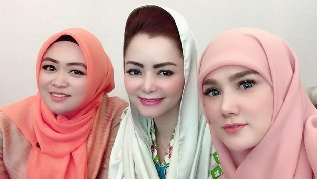 Kerja di DPR, Mulan Jameela Pakai Hijab ala Anak Madrasah