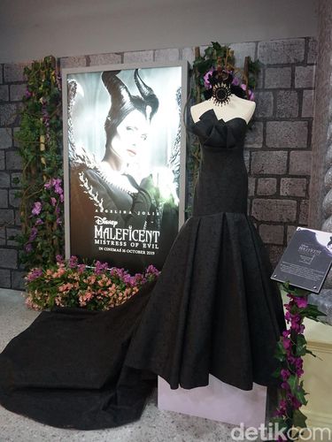 3 Desainer Indonesia Rancang Gaun yang Terinspirasi Film Maleficent 2