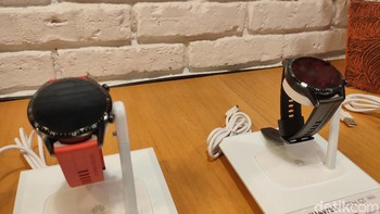 Fitur-fitur unggulan lainnya adalah TruSeen, TruSleep dan 15 mode olahraga yang dilengkapi dengan asisten pintar. (Foto: detikINET/Virgina Maulita Putri)