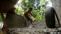 Revitalisasi Taman Puring ini pun ditargetkan dapat rampung pada Desember 2019 mendatang.