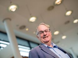 Para Penemu Baterai Ponsel yang Diganjar Nobel Kimia