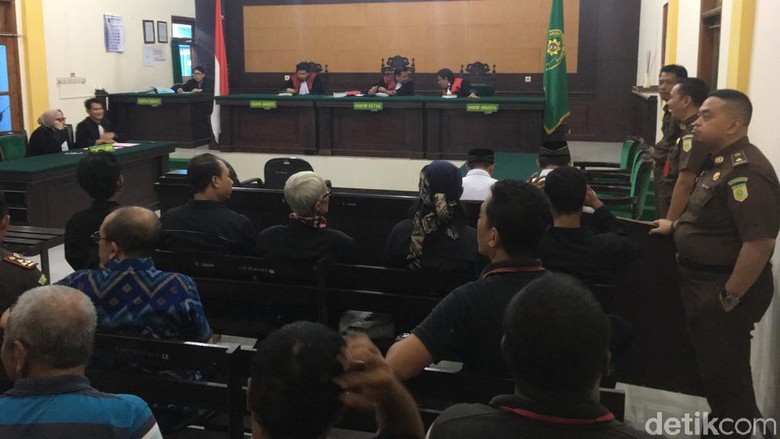 Pembunuh Pengusaha Rongsokan di Mojokerto Dituntut Hukuman Mati Pembunuh Pengusaha Rongsokan di Mojokerto Dituntut Hukuman Mati